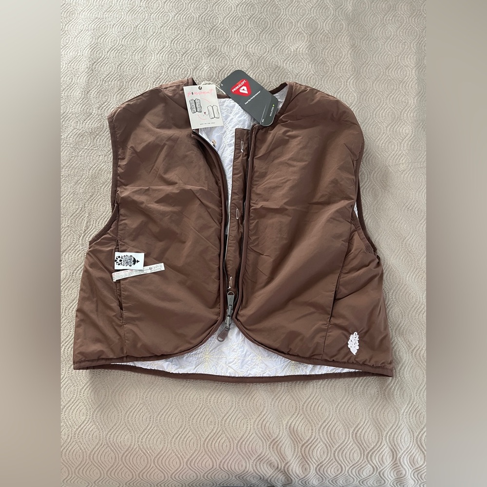 Free People Kacie Reversible White and Brown Vest size small 🆕 - Picture 8 of 13